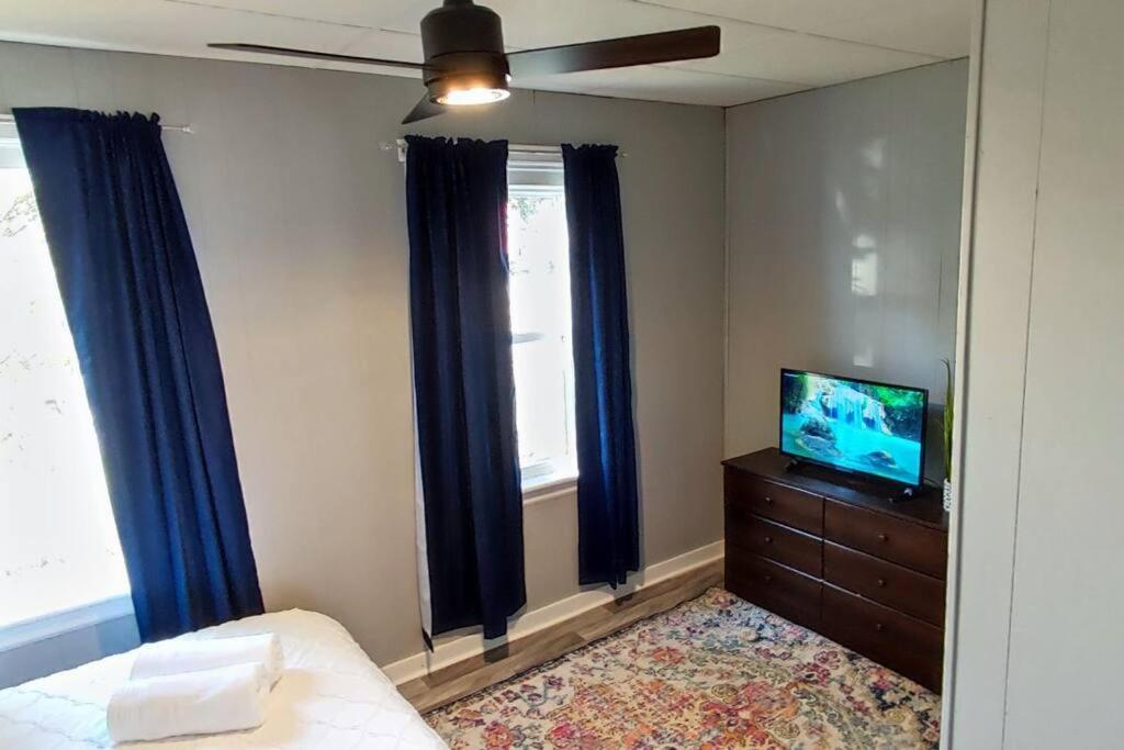 Perfect Combo Of Charm & Comfort- 2Bedroom Home Noblesville Exterior foto