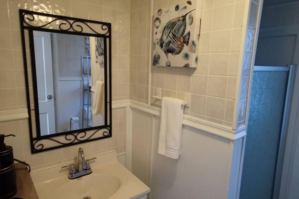 Perfect Combo Of Charm & Comfort- 2Bedroom Home Noblesville Exterior foto